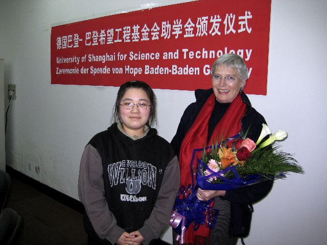 Qian Dongping mit Gisela Mahlmann